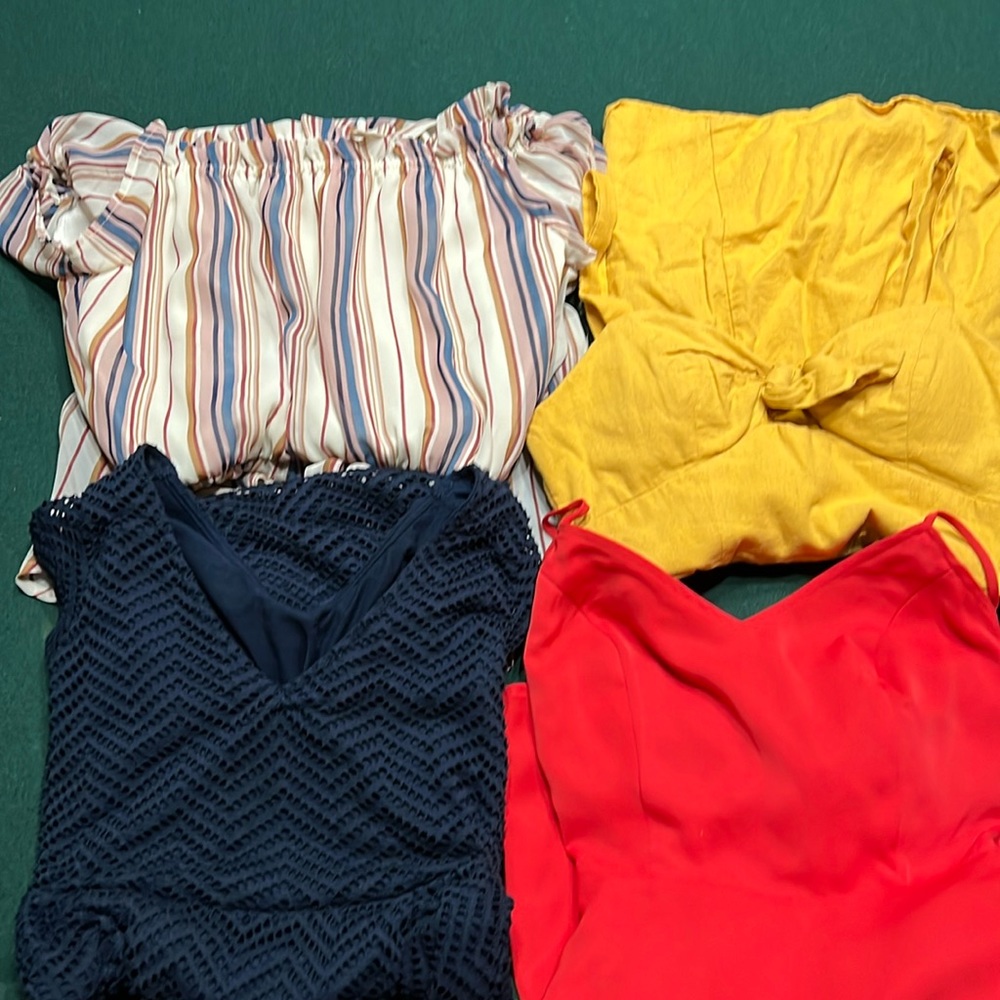 Lot of 4 XS dresses